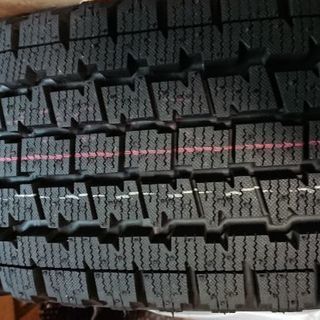  (受け渡し済)未使用 ﾌﾞﾘｼﾞｽﾄﾝ ｽﾀｯﾄﾞﾚｽﾀｲﾔ&納車外し？200系ﾊｲｴｰｽﾎｲｰﾙ 