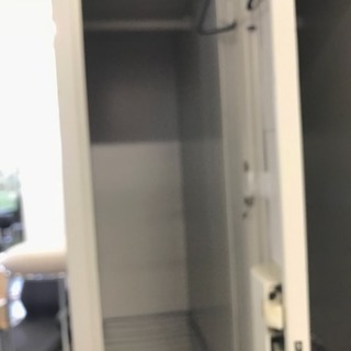 8人用 ロッカー 鍵付 サビ有ります