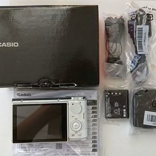 CASIO EXILIM EX-ZR3200 ホワイト