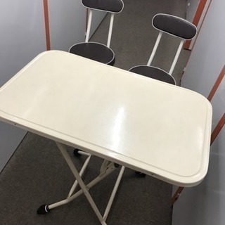 【決定】折りたたみ椅子と机