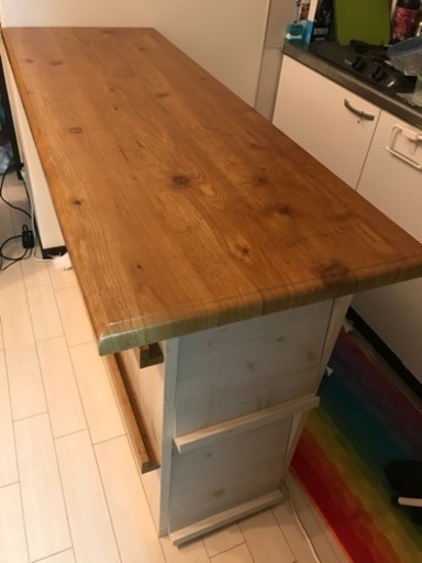 お洒落な木製カウンターテーブル