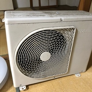 東芝 2015年式 2.2kw 配管付き