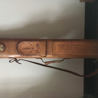 ビリヤードキューとキューケース