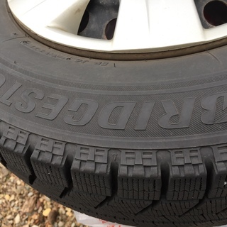 冬の準備の季節^^　スタットレスタイヤ　ブリジストン VRX 185/70R14