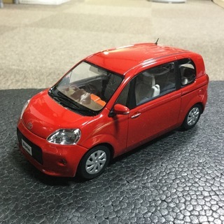 トヨタ ポルテのミニカー（スーパーレッドⅤ）新品