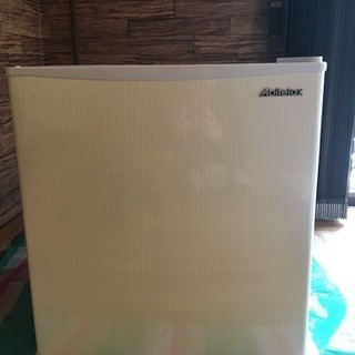 2016年製 コンパクト冷蔵庫 無料