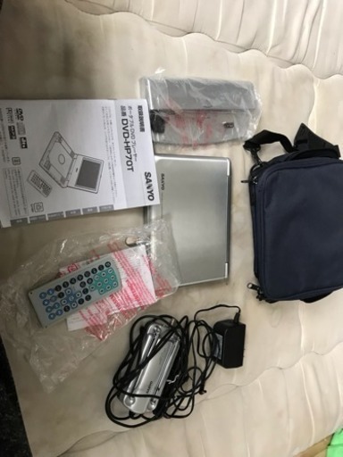 ポータブルDVDプレイヤー