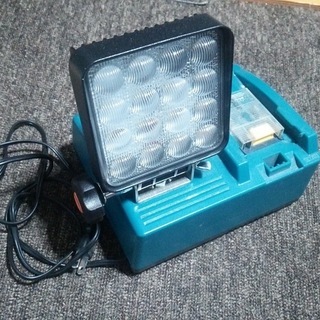 マキタ　充電器改造　LEDライト　48W　100ｖ使用可能