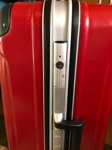 スーツケース
