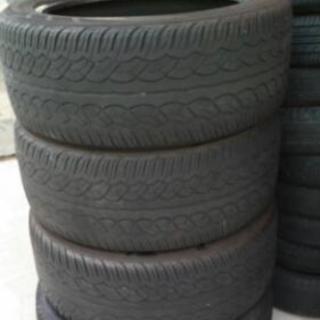 中古タイヤ四本セット。