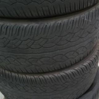 中古タイヤ四本セット。