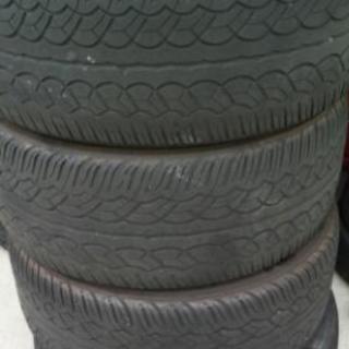 中古タイヤ四本セット。