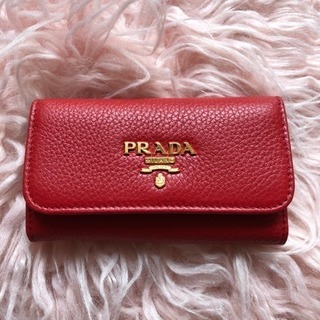 ★プレゼントにおすすめ！PRADAのキーケース★