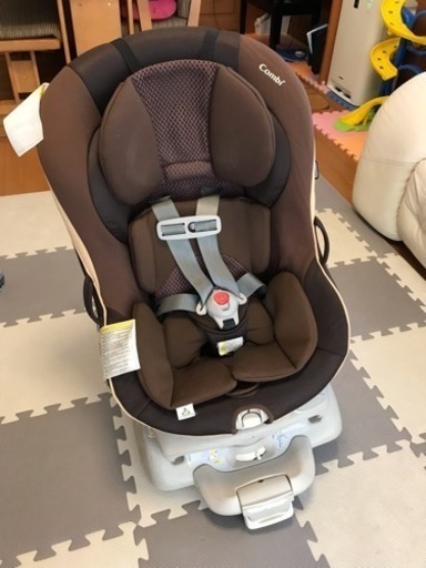 コンビ ゼウスターン チャイルドシート
