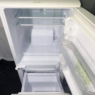 【送料込み‼️】シャープ 冷蔵庫 SJ-C14C-W 2017年製　どっちもドア 定価40000円 2017年製 シャープ冷蔵庫 137L つけかえどっちもドア sj-c14c