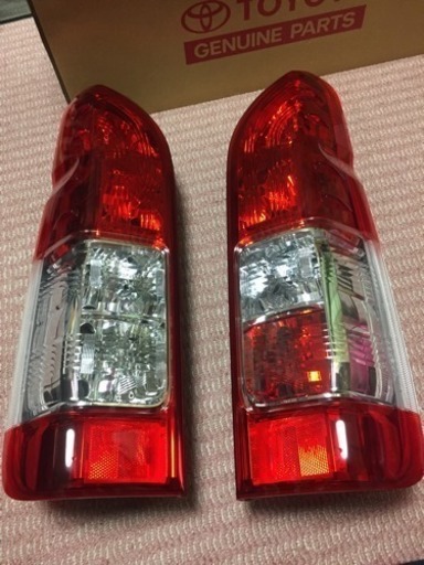 200系ハイエース4型純正テールレンズ左右セット寒冷地仕様 ハイエース200系