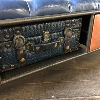 お洒落なソファー!しかもトランクケース付いてます! - 家具