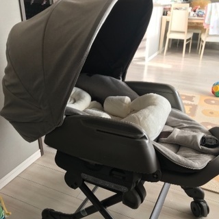 コンビ ホワイトレーベル ハイローベッドチェアー ネムリラ AUTO SWING BEDi おやすみドーム EG ヘーゼルベージュ - 子供用品