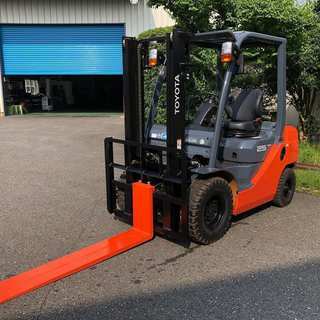 新車　トヨタ　2.5トン　ディーゼルフォークリフト　3ｍ