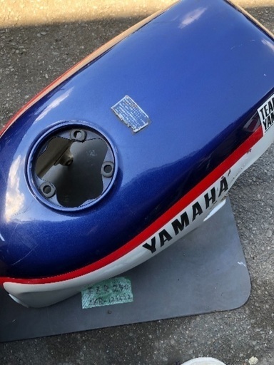 交渉有り‼️ パーツ部分で金額お知らせいたします。YAMAHA FZR250  パーツ 多数 長期 納屋にて保管 ストックに、レストアに、いかしてください‼️ 兵庫県から発送もいたします