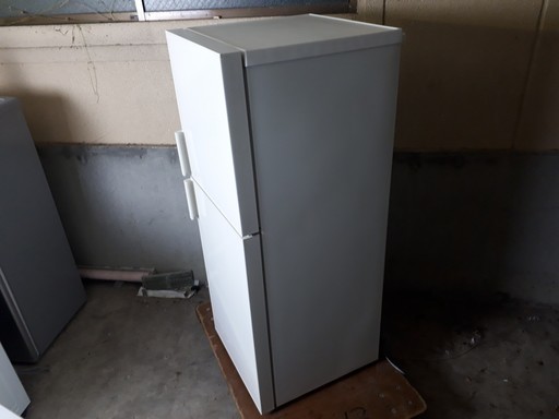 S様6日12時30分 16年製  ノンフロン2ドア冷凍冷蔵庫   無印良品 137L AMJ-14D 2016年製 ノンフロン 2ドア 冷蔵庫 冷凍庫 激安