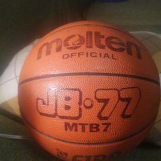 バスケットボール　7号球　Molten JB77