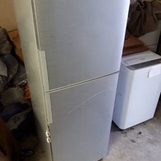 値下げ 15年製  2ドア冷凍冷蔵庫  SHARP 225L S...