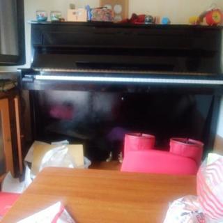 福山ピアノ。四十年前のものです。壊れてはいません。調律は、必要で...