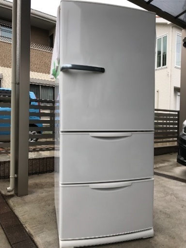 取引中。2015年製アクア冷凍冷蔵庫。美品。千葉県内配送無料。設置無料。