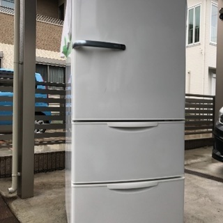 取引中。2015年製アクア冷凍冷蔵庫。美品。千葉県内配送無料。設置無料。
