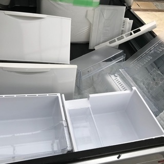 取引中。2015年製アクア冷凍冷蔵庫。美品。千葉県内配送無料。設置無料。