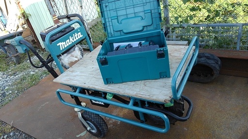 電動運搬車マキタ充電器付き 銀之助 前沢のその他の中古あげます 譲ります ジモティーで不用品の処分