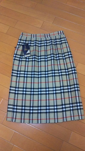 【送料込み♫　再値下げしました⇓】♡♡ バーバリー　BURBERRY LONDON レディース　スカート♡♡希少’80、90年代　未使用　新品