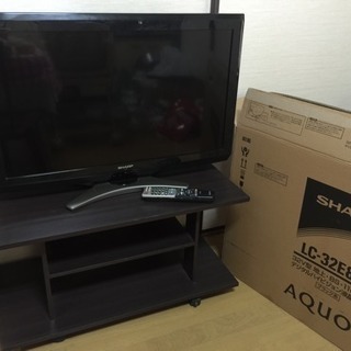 SHARPの32型液晶テレビ、LC-32E8-B ➕ テレビ台です