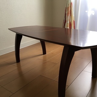 長方形（短辺は少し丸みがあります）木製机：120×50× 高さ4...