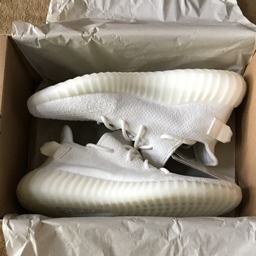 新品未使用 YEEZY BOOST 350 v2