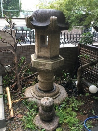 東京都港区発 春日燈籠？　7尺 高さ210cm　最高級品　錆御影 特別価格大特価