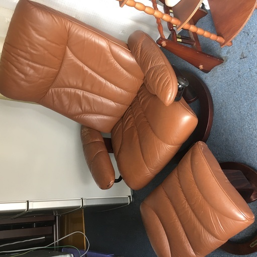 「直接取引OK」エコーネス　EKORNES　リクライニングチェア　オットマン付き