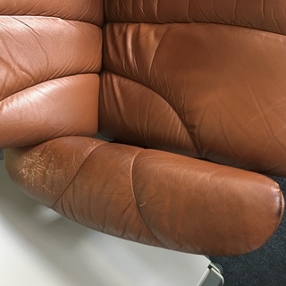 「直接取引OK」エコーネス　EKORNES　リクライニングチェア　オットマン付き