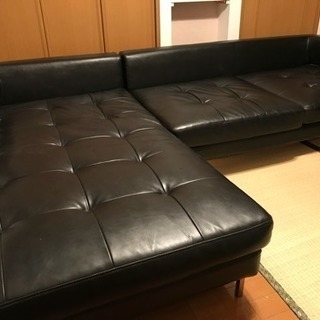 渋いソファ