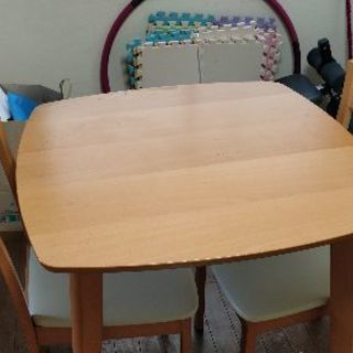 （商談中)テーブルと椅子　