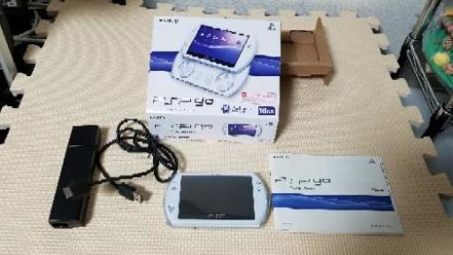 美品❗PSP go 16GB付属品揃っています。