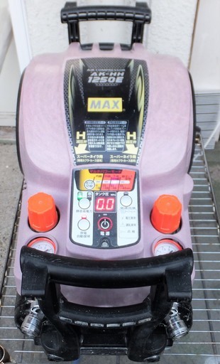 ☆マックス MAX AK-HH1250E 高圧エアコンプレッサー タンク容量11L◆業務用からDIYまで