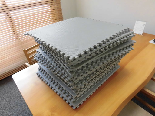 43 角はめ込み式ウレタンマット 約4畳分 セプロ 表参道の家庭用品 その他 の中古あげます 譲ります ジモティーで不用品の処分