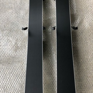 新品 サロモン スキー板とヴンディング