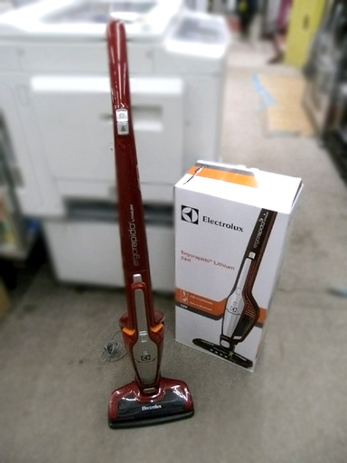 札幌 エレクトロラックス エルゴラピード リチウム 2in1 ZB3012 掃除機 クリーナー レッド サイクロン式
