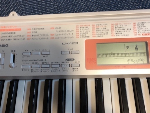 CASIO ヒカリナビゲーションキーボード 電子ピアノ LK-123 | 光