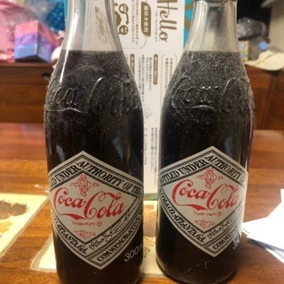 コカコーラの瓶   二本
