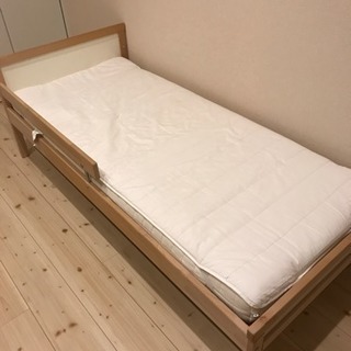 IKEA子供用ベッドフレーム、マットレス