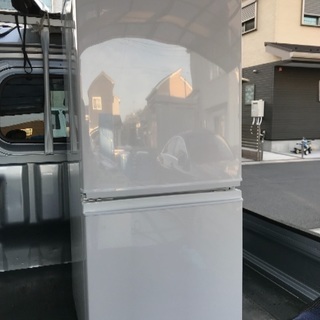 取引中2015年製シャープホワイト冷凍冷蔵庫137L千葉県内配送無料。設置